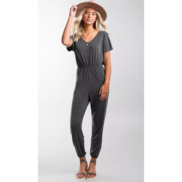 Daytrip Strappy Back Jumpsuit Size Medium - Picture 1 of 11